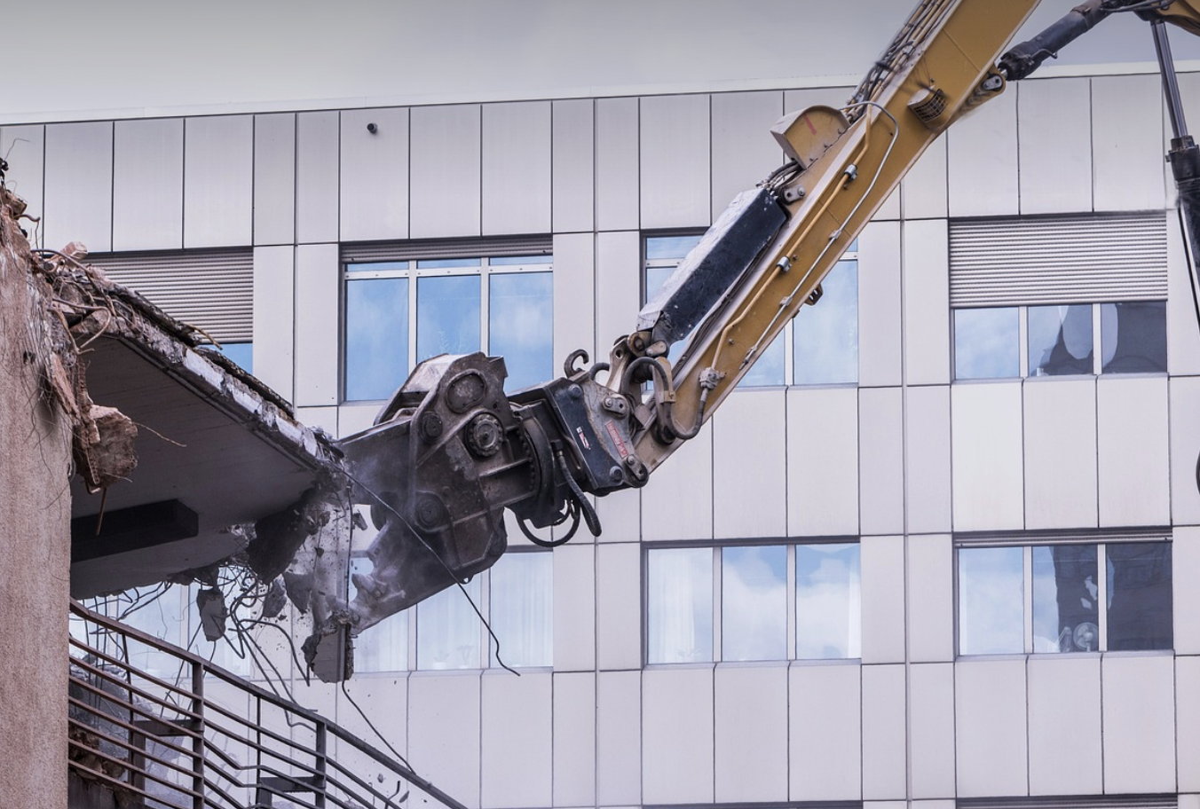 b.k.bの正社員 解体工の求人情報イメージ1