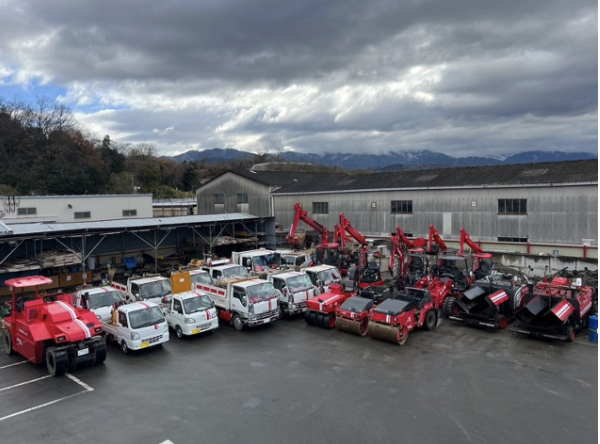 株式会社総建の正社員 アスファルト舗装の重機オペレーターの求人情報イメージ3